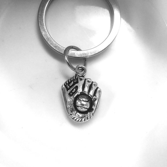 Miniature Baseball Glove Team Player Game Charm Gift Keyring Keychain - Picture 2 of 3